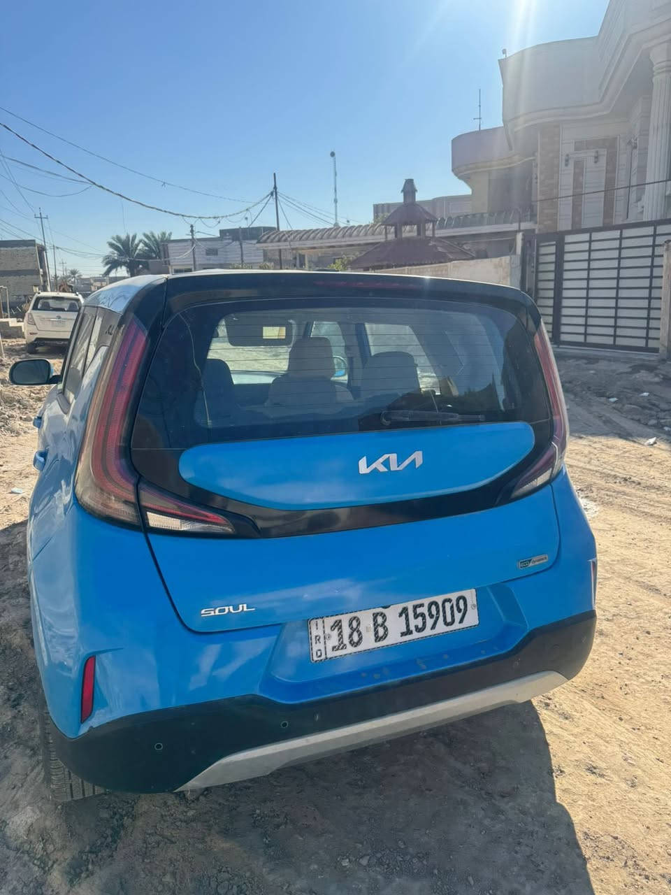 السلام عليكم كيا صول موديل ٢٣ فول مواصفات جاهزه ع اخر حبايه رقم بابل انكليزي بسمنه الحادث مرفق كدامكم ماشيه ٢٣ الف ميل نضيفه حيل السعر ١٧٠ ورقه وبيها محال شي قليل *********** مكانها بابل
