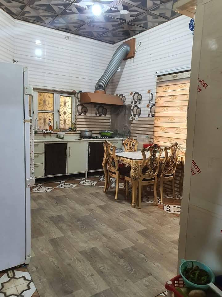 سلام عليكم توفر دار سكن للبيع نوع طابو سهم مساحت لبيت 227 ومبني 165بناء لبيت كله طابوك درجه وئله كراج واسع يحتوي عله قرفتين قرفه منهن سويت طابق ثاني بي قرفه مبنيه فرمستون وصحيات فقط هيكل وقريب عله شارع سايدين مال ابوالخصيب يبعد تقريبن 200متر واجه البيت12متر  موقع البيت ابو الخصيب دورت ام زباله بشارع مدرست رفح ابنهيته متوفره جميع لخدمات ***********سعره125 الستفسار اتصال عله رقم صاحب لدار
