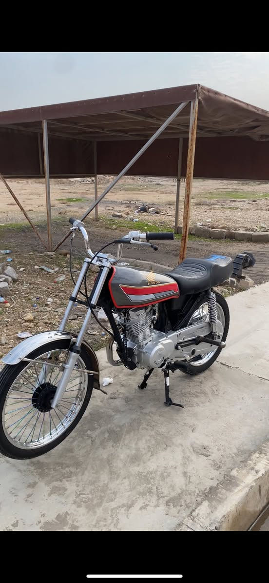 دراجه حربي محرك رابيدو اصلي موديل 23  الدراجه شرط كلها من تاير للتأير سيبايه نامه اصلي الثكيل كشن اصلي الدراجه تأخذها وتدعيلي السعر 550 بي مجال بسيط  

***********3
