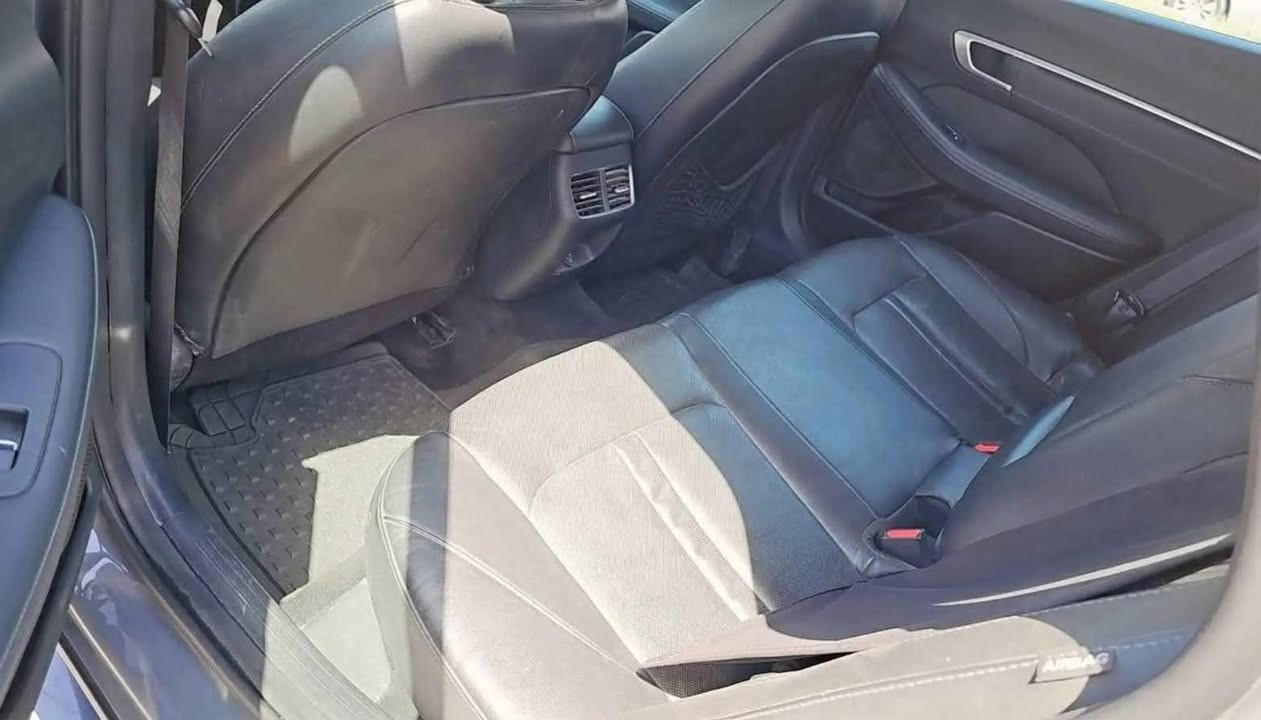 السلام عليكم سوناتا موديل ٢٠٢٠ فول مواصفات فئة لمتد سياره جديده ماشيه ٥٩ رقم كربلاء باسمي تحويل مباشر مكاني ديوانية بيه قطعتين تبديل بنيد وجاملغ و بيها باب كلير للبيع او مراوس باقل محتاج فرق السعر ١٥٥  رقم الهاتف ***********
