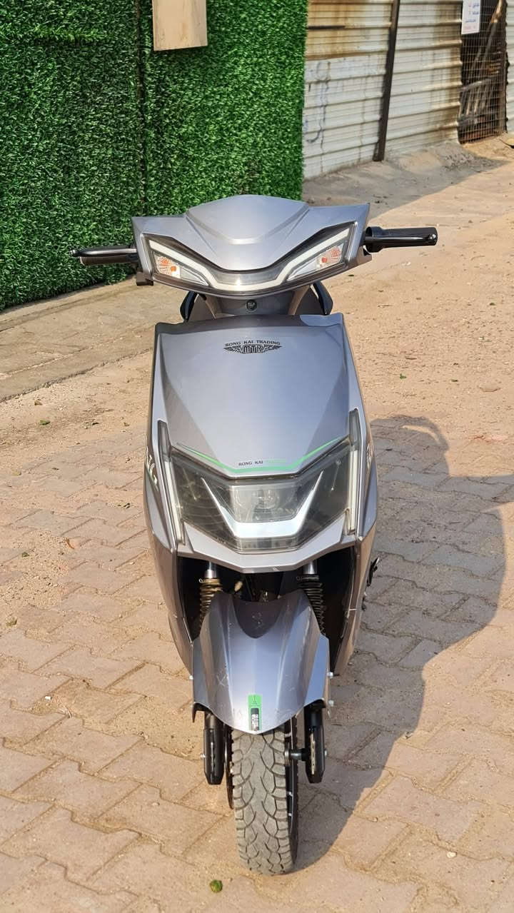 سلام عليكم دراجة شحن سكنس القرش من شركة MTR المواصفات
1-ملف 1500 نحاس حقيقي 

2- 3نمر

3- سرعة 71وية الوزن 61 حقيقي اب تطبيق ويز

4- نضام رجوع الخلف R

5- لايت عالي ناصي زنون 

6- اشاير يمنة سيرى

7-نضام الباركP للحماية من السرقة 

8- منفض USP للشحن

9-هورن 

10- ابريكات الامامي دسك والخلفي بنز شغالات 

11-دبلات الامامي دهن والخلفي شغالات 

12- الدراجة بيها بصمة وسويج

13- قفل صندوق

14-استان صفحة وستان تعليگ

15- الدراجة تجي وياها مرايات بس ما شادهن

16- تايرات جدد

17- تشغيل عن بعد 

18- جهاز اندار ضد السرقة 

19- قفل استيرن 

البطاريات 6 بحالة جيدة نوعاًما 

الدراجة جاهزة مابيها اي نقص 

السعر :550 وبيها مجال 

العنوان بغداد جديدة النعيرية قرب موكب سفن النجاة 

الرقم :***********
