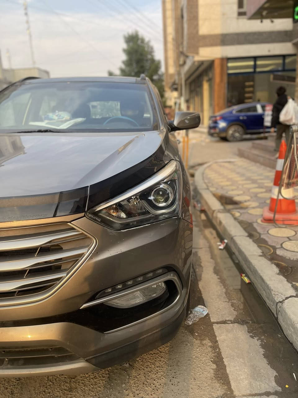 سنتافي ٢٠١٨
دفع رباعي
كامرة ٣٦٠ درجة خلفية
حساسات جانبية
مقاعد جلد تدفئة 
ناقل الحركة أوتوماتيك 
محرك 2400 
نظام سياقة عادي واقتصادي وسوبر 
ضربته الباب الأمامي عكس السايق داخل العراق
محرك مجفت 
ست سرعات
كير مكفول 
بنوراما 
قطعتين تبريد
نظام ملاحة وبلوتوث
مثبت سرعة 
نظام مراقبة النقاط العمياء 
مقاعد ٥ 
ماشية ١٨٣ كيلو
وارد أمريكي كلين ضربته بلعراق  
  رقم صاحب السياره.    ***********
