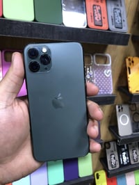 ايفون ١١ برو • ٢٥٦ • شاشة وظهر مستبدلين