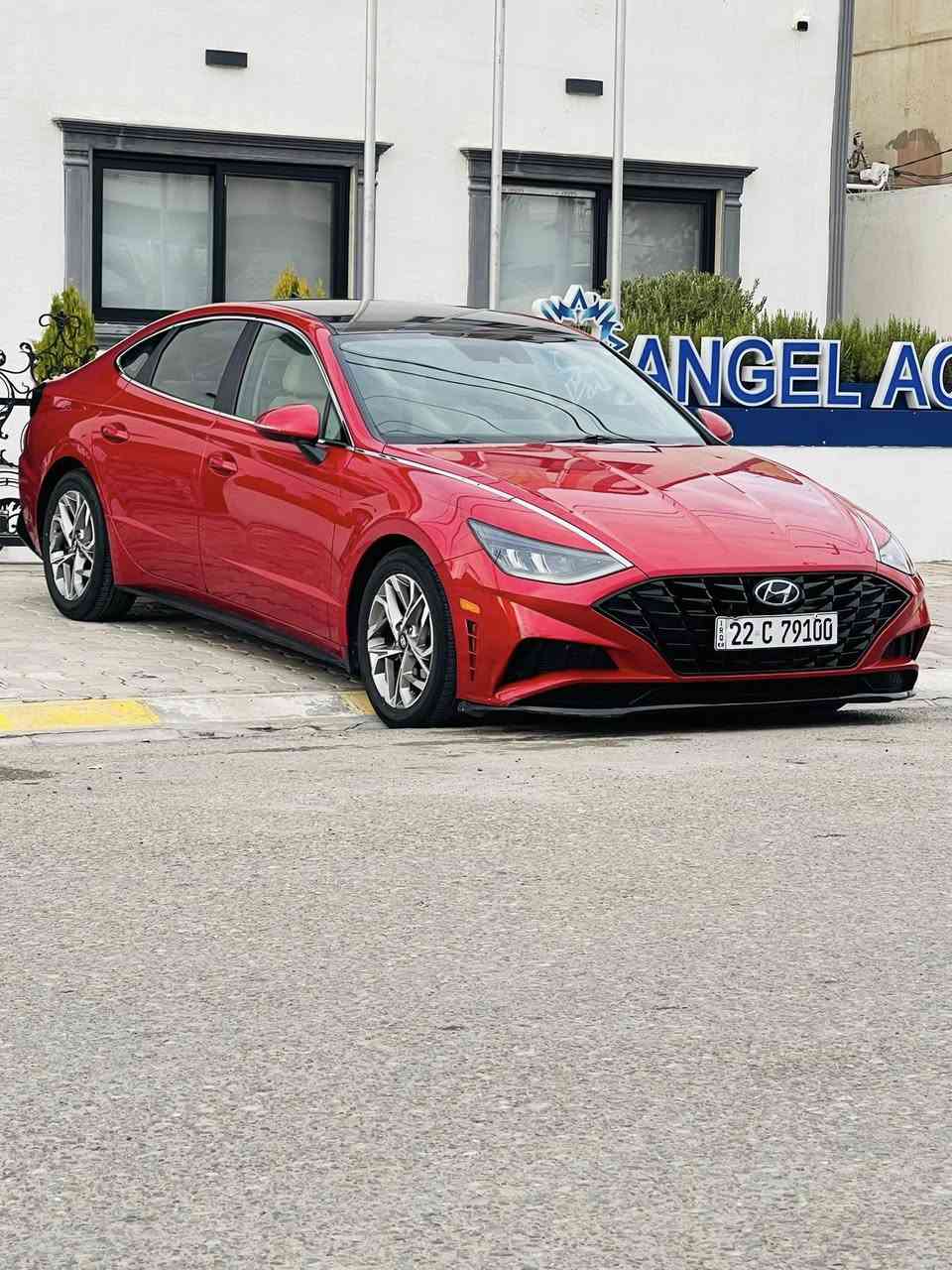 للبيع سوناتا موديل 2021كندي
 حادثها جاملغ خلفي ونص باب
موصفاتها معروفه سنويه جديده 
سياره جاهزه ماشيه 128 كيلو 
شرط التحويل سنويه جديده 
مكاني سياره كركوك سعر160


**إذا كنت صاحب هذا الإعلان وتريد حذفه لأي سبب، رجاءا أرسل رسالة إلى الدعم الفني**