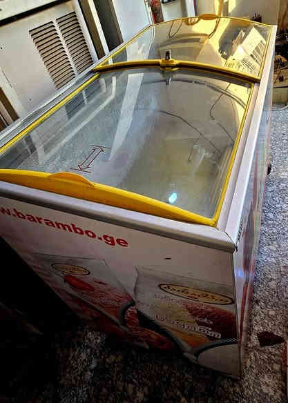 عارضه تجميد نوع يوكر تركي اصلي نضيفه جدا 
السعر ٣٥٠ الف 
العنوان  واسط الكوت دور العمال مقابل جامع الرسول 
ورشة و معرض مبين سمير عوفي 
هاتف 
***********
***********
