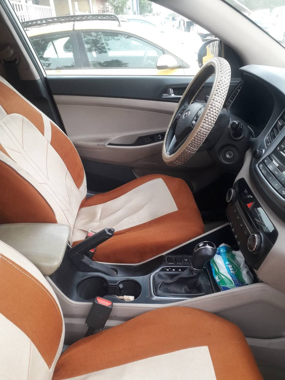 سلام عليكم .توسان للبيع موديل ٢٠١٧ رقم بابل انكليزي باسمي الهزه ما ساقطه  ..بيها صبغ نص باب السائق  وبارد بمقدمة البنيد شبر  ماشيه ٢٣٠ ...السعر ١٦٨  مجال موجود...تلفون....***********
