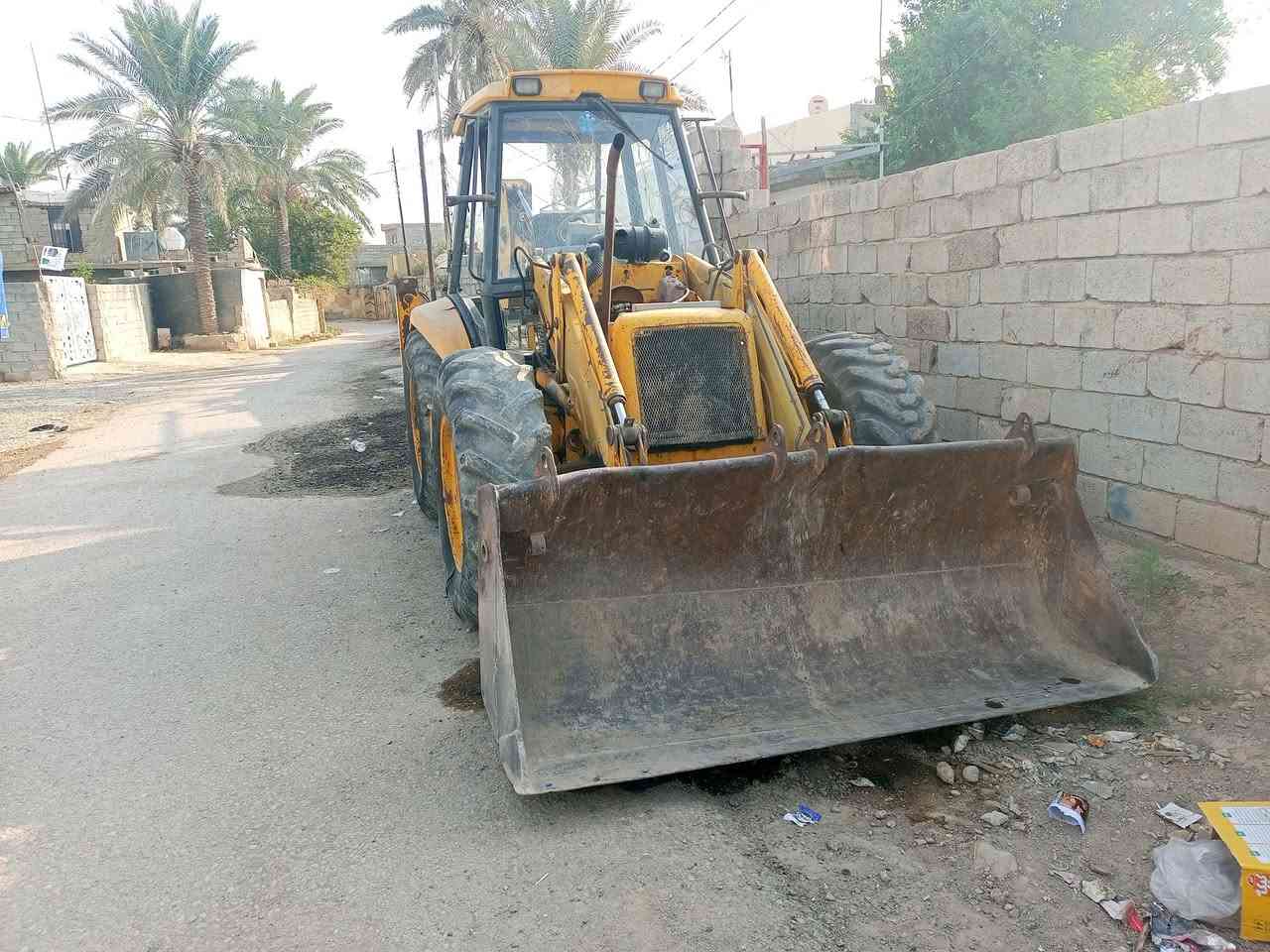 السلام عليكم
بيع مستعجل حفارة موديل ١٩٩٨
بدون مكاني ديالى الخالص 
السعر ٨٠ورقة 
شغالة كاملة دفع رفع 
مكينة وكير ومضخة وكنترول مكفول 
***********
