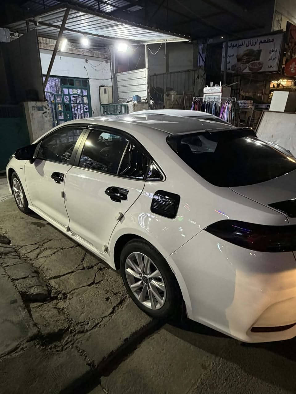 السلام عليكم

كورلا هايبرد الشكل الخليجي للبيع 

موديل ٢٠٢٥ 

ماشية 15 الف 

 فول مواصفات عدا الكراسي مو كهرباء 

معروفة مواصفات الكورلا الفول 

السيارة مكفولة 

رقم بغداد باسمي 

مكان السيارة بغداد حي القادسيه

السعر 158  ورقة وبيها مجال بسيط


**إذا كنت صاحب هذا الإعلان وتريد حذفه لأي سبب، رجاءا أرسل رسالة إلى الدعم الفني**