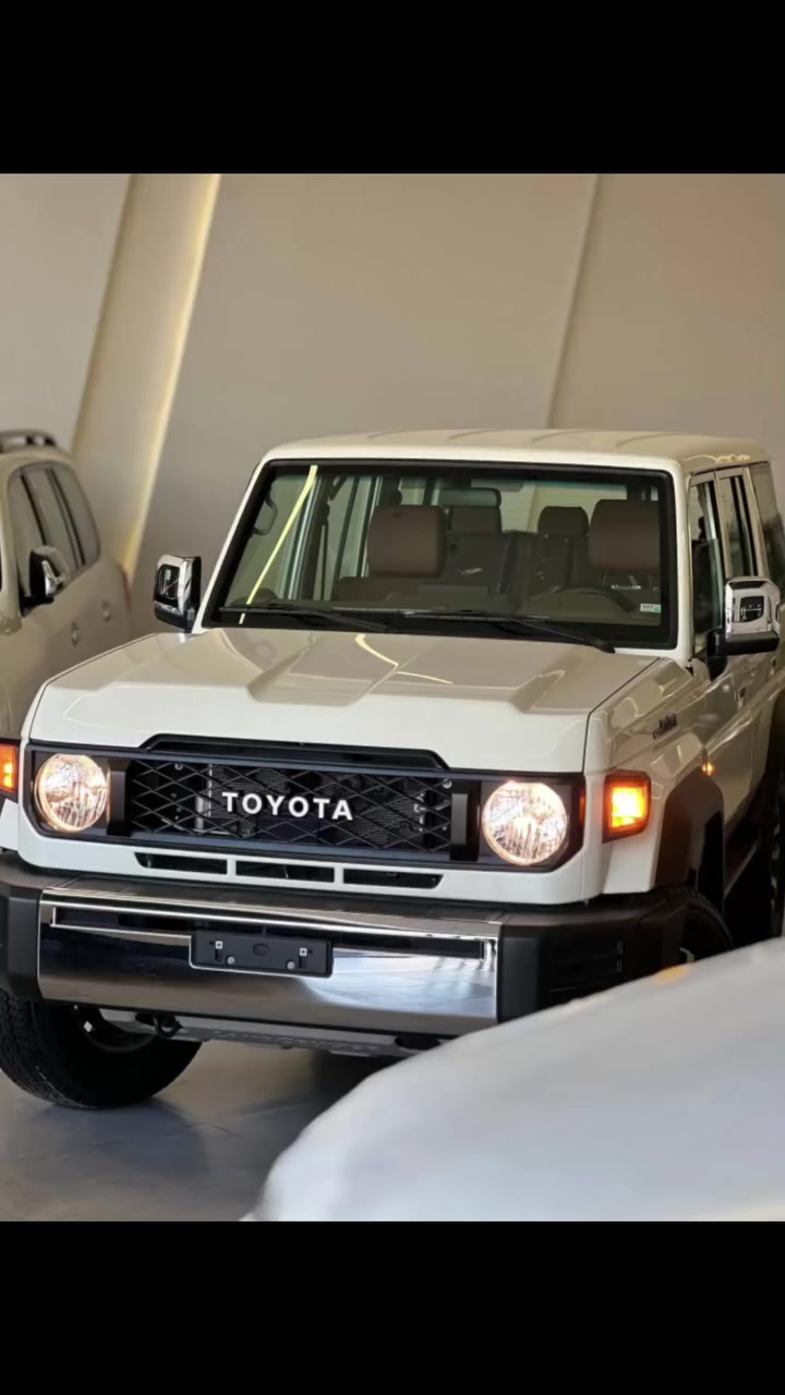 نويكار أوتو لتجارة السيارات في اربيل 
Nwekar Auto 
تيوتا لاندكروزر LX موديل 2025
مواصفات 💯
تتميز بقوة هجينة 
محركة 6 V
ناقل حركة 10 سرعات 
نظام دفع رباعي متطور 
ميزات سلامة 
مراقبة النقاط العمياء 
تثبيت سرعة 
بريك كهرباء 
قدرات على الطرق الوعرة بفضل ارتفاعها عن الأرض 
ميزات راحة المقاعد الجلدية 
(3)سنوات ضمان 
(4 )سنوات صيانة المجانية

‏Nwekar Auto - نوێکار ئۆتۆ - نويكار لتجارة السيارات
 ***********
***********
***********
***********
#اربيل #معارض #العراق #لاندكروز #بغداد #سليمانيه #سيارات #عرض #هايبرد #بغداد #اربيل #النجف #البصرة #موصل #ديالى #كركوك #سلميانية #ضمان #صفر #شركة #تويوتا #كروس #ياباني #صيانية #مجانية #معارض #SAS
#ساز ‏‎ ‏
