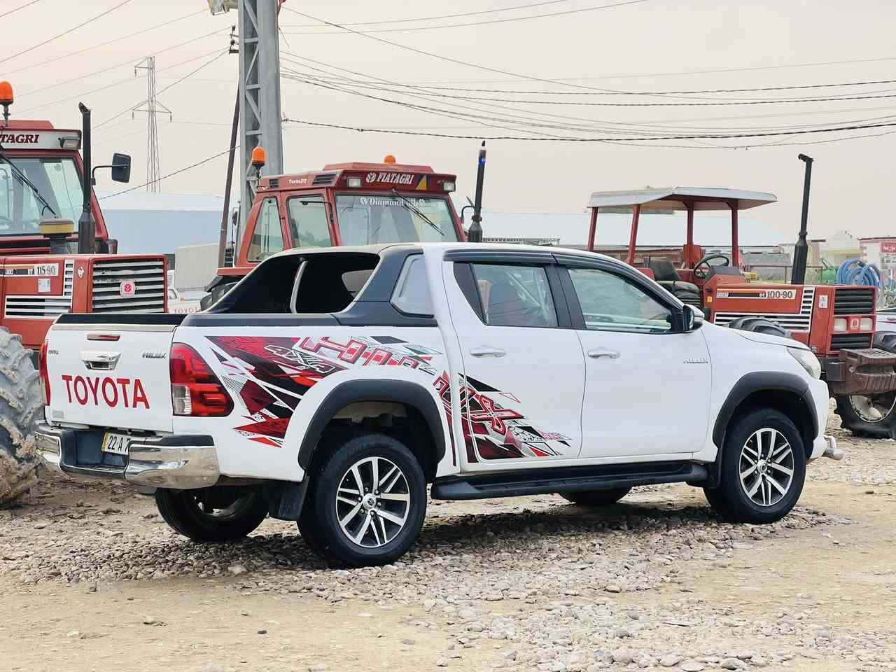 للبيع بيكم كاز كاز كاز
2017 محرك جديد رقم جديد 
ماشيه 130 جديده 
مكان واسط الزبيديه 
السعر 225 وبيها مجال 
***********
