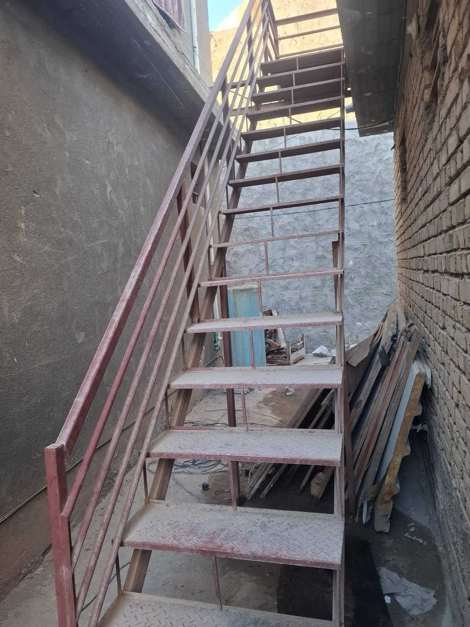 درج حديد للبيع شغل مضبوط ***********
