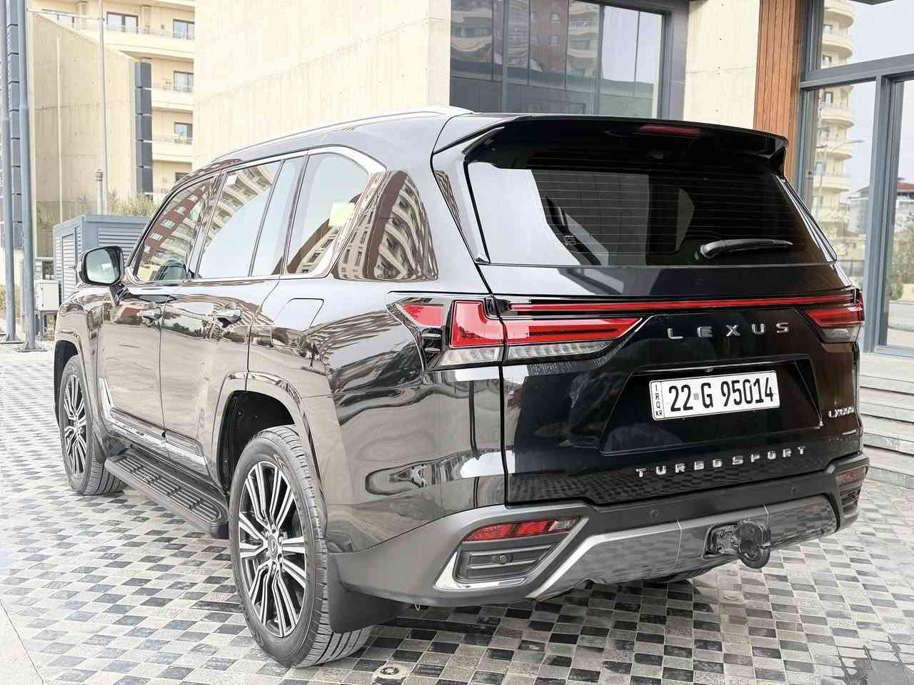 سلام عليكم2023 LX 600 ماشية 15,000 km سيارة بريمي درجة١ 25 سماعة سيارة مكفولة صفر صفر مابي مولاحزة***********
