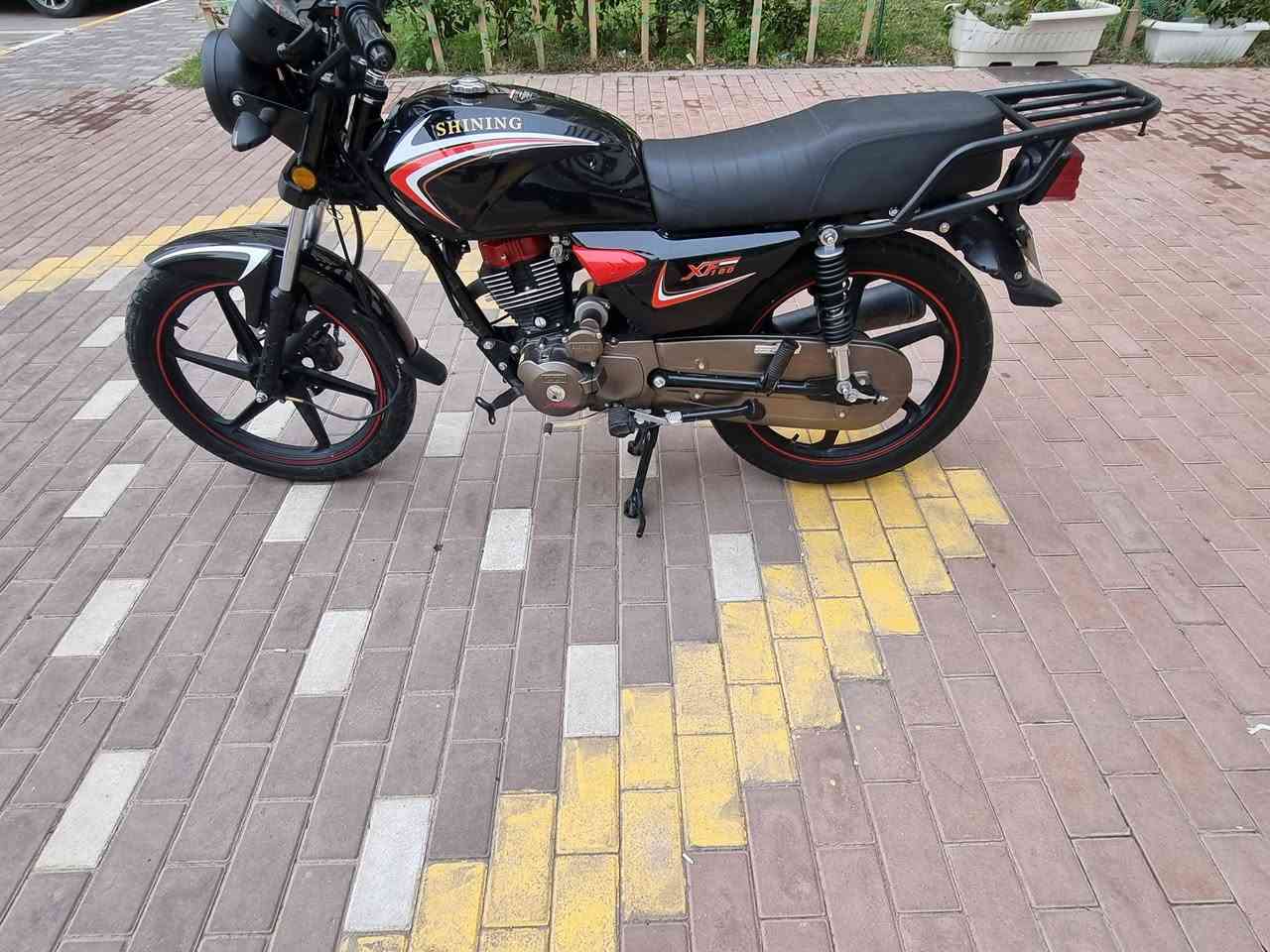 سلام عليكم دراجة شاينك للبيع موديل 25 شكل 23 مكفولة كفالة عامة دراجة جديدة لوك رقم الهاتف ***********
