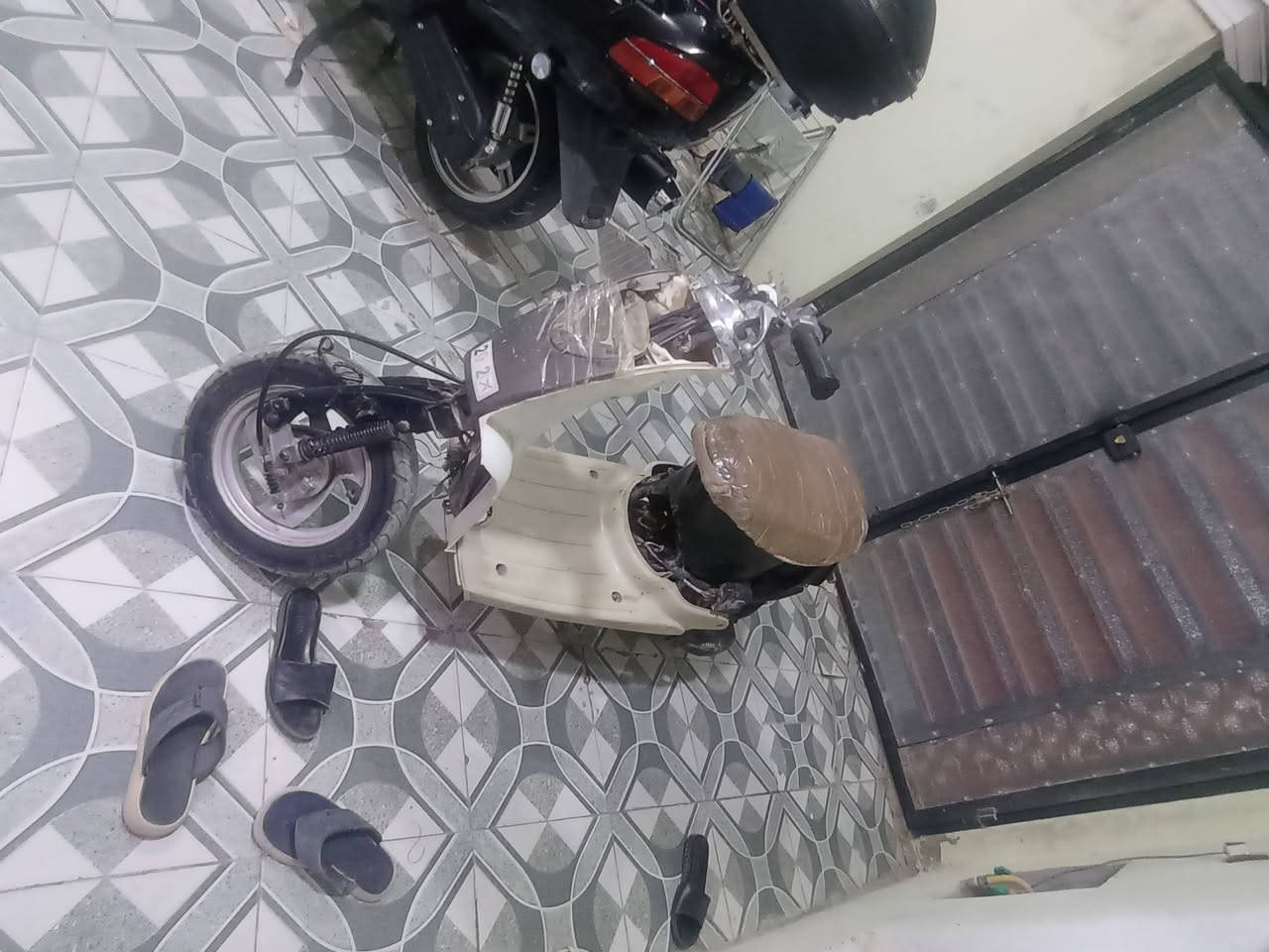 دراجه للبيع شلعه ومعدل فول دراجه معايزه شي بس كفرات سعر 130 وبيه مجال للطيبين مكان نجف ***********
