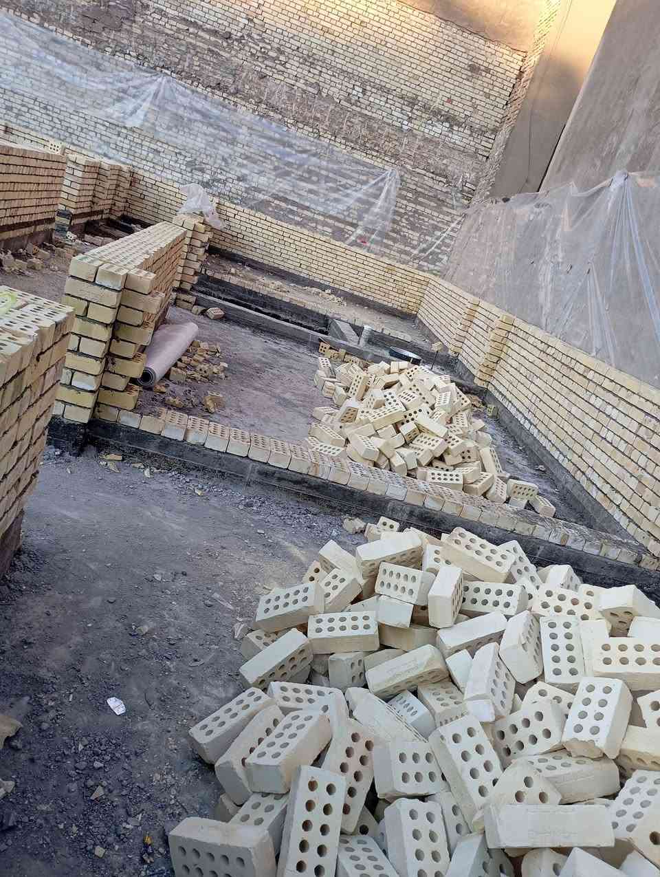 السلام عليكم  خلفه بناء درجه اولى جزء من اعمالي أن شاءالله ينال اعجابكم أحبتي في مناطق متفرقه ببغداد شغلنا قطعي وع دبل شتغل كرخ ورصافه لتزام وقت ودقه بالعمل 
للتواصل مراسله الصفحه او الاتصال 
(***********)
***********
