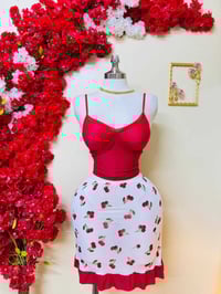 ملابس نسائية • توزيع مجاني • جماعة العبيدي