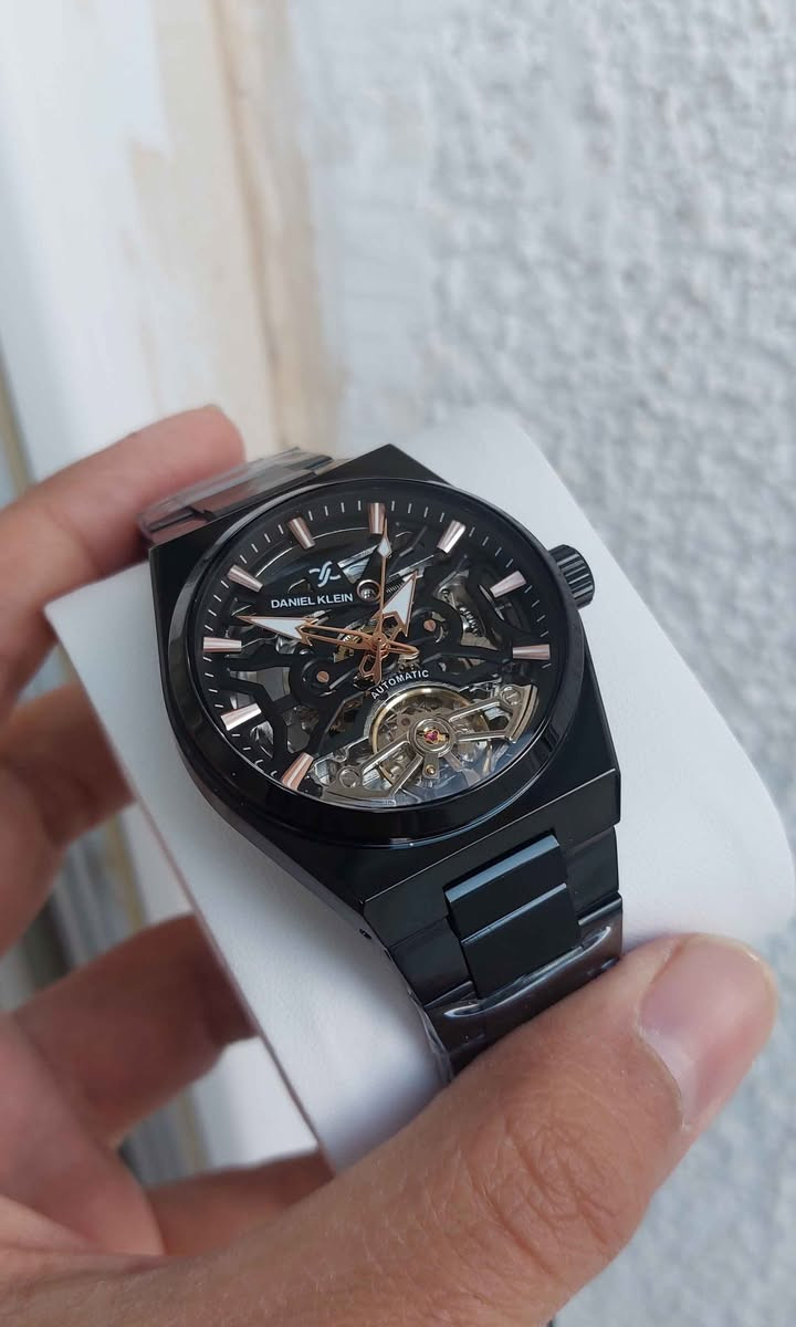 ساعة دانيل كلاين جديد 
قطرها 42 
لون اسود بلكامل 
قفل فراشه 
مع كامل مرفقات 
موديل هيكل العضمي 
اوتوماتيك. ونصب . 
يعمل في حال سكون 42 ساعة كركوك, العراق


**إذا كنت صاحب هذا الإعلان وتريد حذفه لأي سبب، رجاءا أرسل رسالة إلى الدعم الفني**