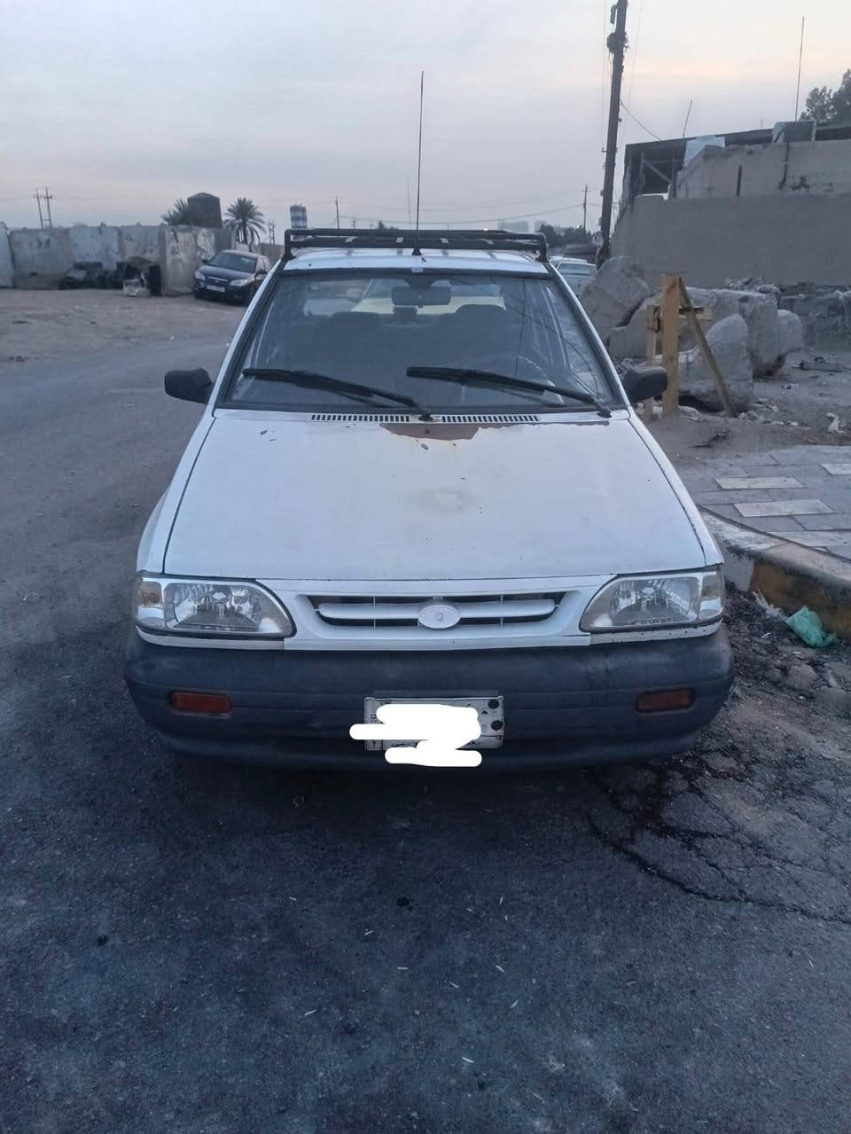 سيارة سايبة مديل 2010رقم بغداد بيه صبغ باب وجاملغ بدون دواخل السعر 35وبيه مجال بصيط الاتصال ***********
