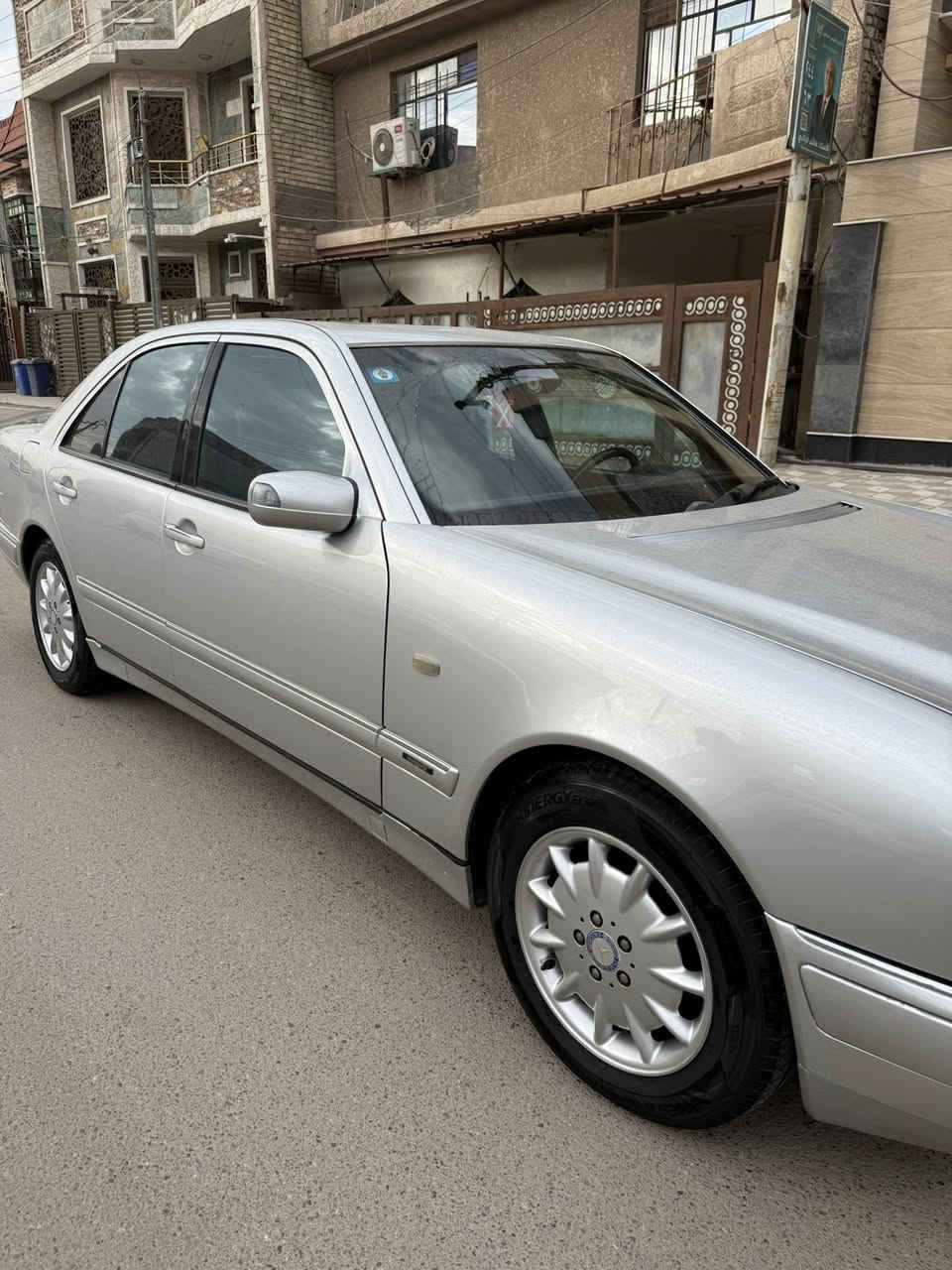 مارسيدس افنكارد موديل 1997
سيارة جديدة
بدون ضربة بدون خياس بدون جطل واير
صبغ سكن
برا مو بالعراق
فول مواصفات
للتواصل على الواتساب والخاص
***********
مكان السيارة بغداد
