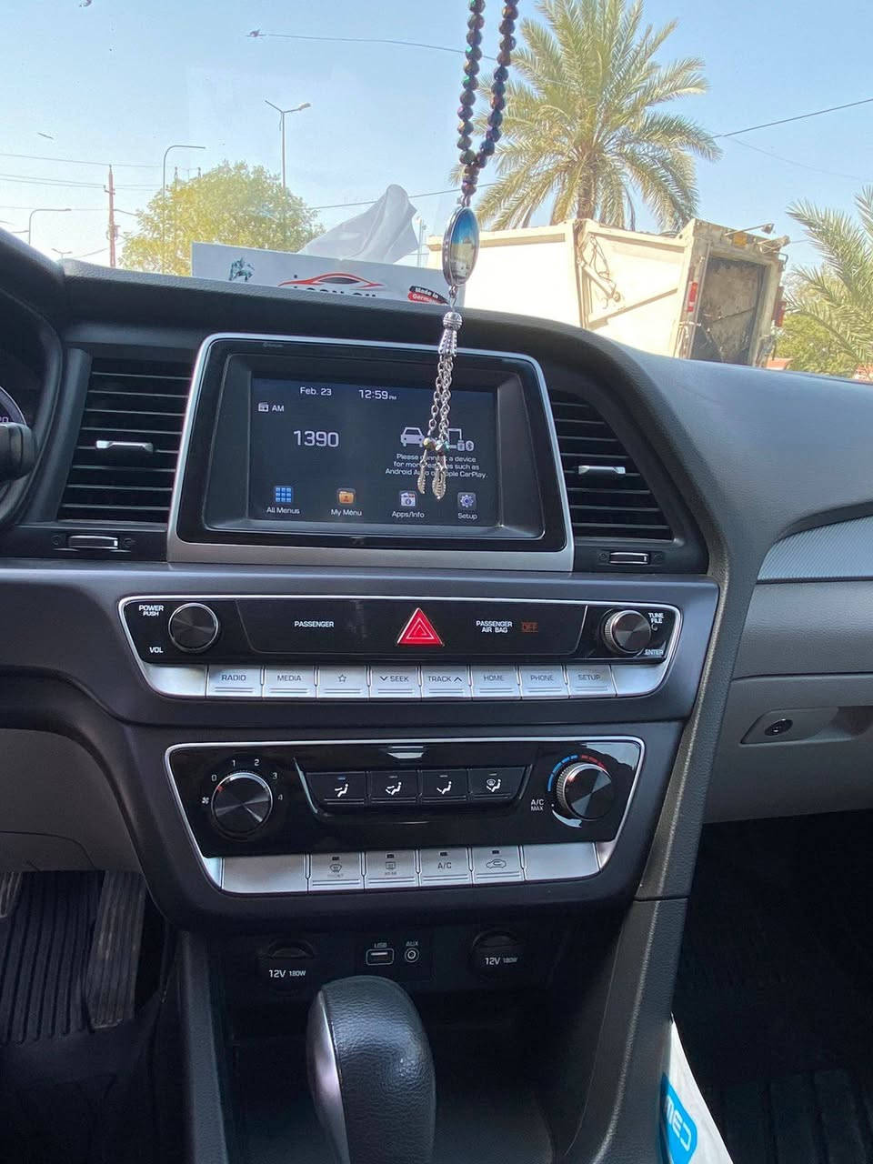 سلام عليكم سوناتا موديل 19امريكي حادثه بنيد بدون دواخل ايرباك ستيرن وبيها 4قطع بخ فقط سياره ليبل واحد عده البنيد مواصفات عاديه رادار شاشه كامره ويل كب كير محرك بلادي 2400 تحويل وكاله ماكو مشكله رقم اربيل بسم شركه ماشيه 83مايل سياره احله من الصور مكاني بغداد السعر 127الشراي يتصل*********** بغداد, العراق
