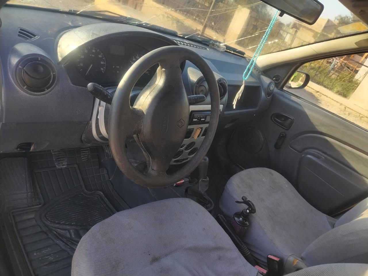 السلام عليكم رمضان كريم وافطار شهي يارب 🤲...... رينو لوكان موديل 2009السياره جاهزه كير مكينه شرط گشرتها نظيف كهربائيات جاهزة حدادية زينه سنويه ل 2029 السياره جاهزه من كلشي مداور ثاني يوم رقم مثنى مكان ناحية السوير قرب مركز الشرطة 
السعر 28وبيه مجال للطيبين

للتواصل :***********
