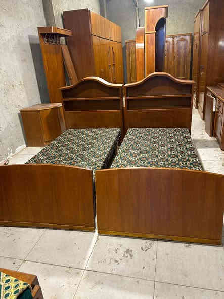 تخت نفر للبيع عدد 2🛏️⚜️💫 
ملحق صاج ⚜️شغل تكمه توصي ثقيل
الطول مترين العرض متر 
للاستفسار الاتصال على الارقام 
اسيا 📞(***********)
كورك📞  (***********)
عنواننا 
الحدباء معرض ابو حسون قرب مرطبات البحرين ❄️⭕️⭕️ 
مستعدون لشراء غرف النوم والكناتير المستعمله موصل, نينوى
