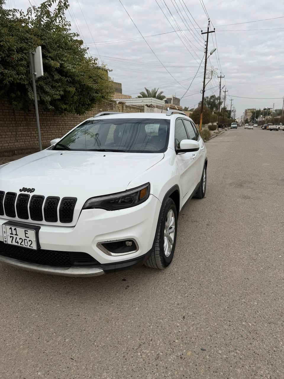 السلام عليكم
جيب شيروكي فئة لاتيتود 

الضرر بنيد فقط

موديل 2020 

محرك 2400 / 4 سلندر 

ماشية 106 ألف كم

كير محرك مكفولات 

حدادية جديدة 

شاشة 

داخل جلد 

سايد بريك كهرباء 

لايت زنون 

منافذ شحن 

بلوتوث 

تبريد تدفئة 

رقم بغداد

السعر 140 وبيها مجال 

عنوان ذي قار 

للاستفسار

 ***********
