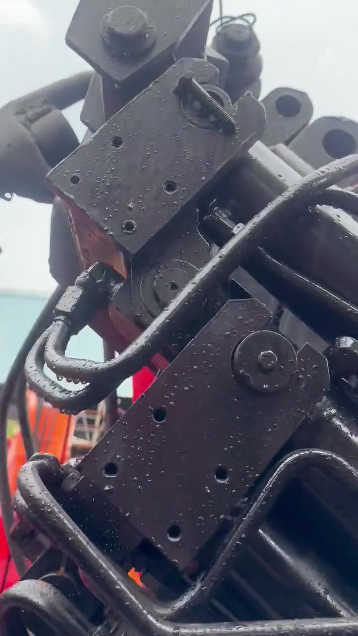 I'm looking to sell a FASSI700. If anyone's interested, feel free to add me on WhatsApp: +8615918093939


**إذا كنت صاحب هذا الإعلان وتريد حذفه لأي سبب، رجاءا أرسل رسالة إلى الدعم الفني**