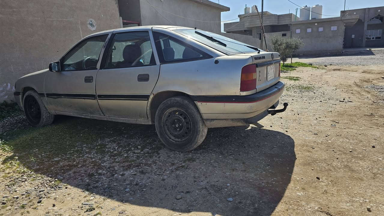 السلام عليكم 
فكترى 1991 شرط تحويل سنوية 2029
 حجم 18 محرك كير بشرط 
سيارة جاهزة طخم قبل شهر مبدل كلشي بيها 
فقط يعوزها تواير دوخلها نضيفة 
سعر 36 بيها مجال
***********
