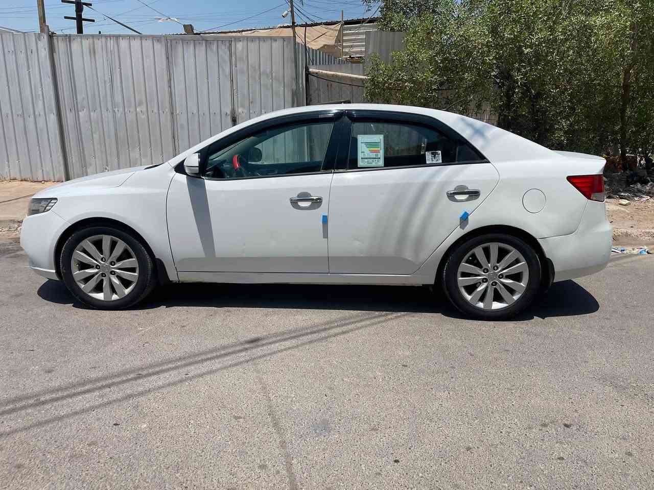 كيه سيراتو 2011خليجيه السياره جديده جداً او جاهزه من كلشي مكينه 1600دوش مواصفات السياره فول 1/1رقم اسليمانيه جديد هوه والهزه السعر 93اوبيها مجال العنوان بغداد الامين الثانيه رقم الهاتف ***********
