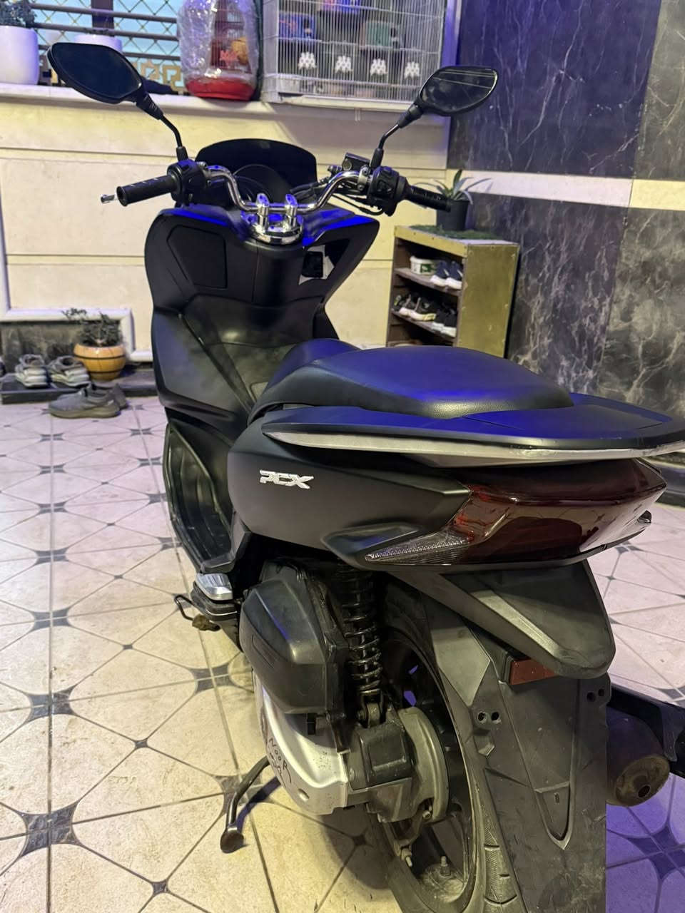 Pcx جيل ثاني ياباني
بصمه 

مكينه 150 

حساس ازدحام +تدفئه 

دراجه معدل وشلعه ومكينه خير من الله مكفول 

مغلف فايبر كلاص اسود طافي 

دراجه فول مواصفات ومكينه خرسه 

سعر 14$ وبيها مجال 

مكاني البلديات
***********
