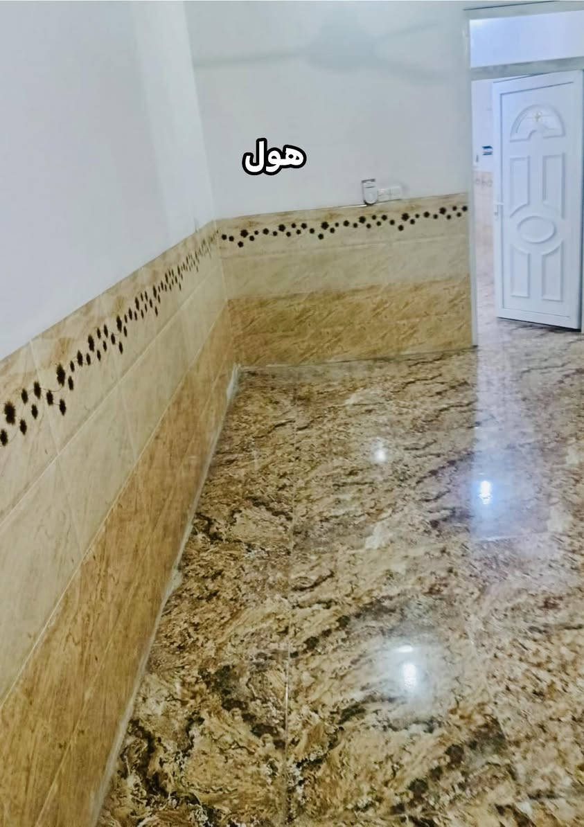 بيت للإيجار حي الانتصار خلف جامع الغرباء مساحة البيت 100 متر باص فرع ترابي 100 متر عن التبليط البيت بناء جديد فول عدا السقوف الثانوي سعر الايجار 200 الف للتواصل ***********
