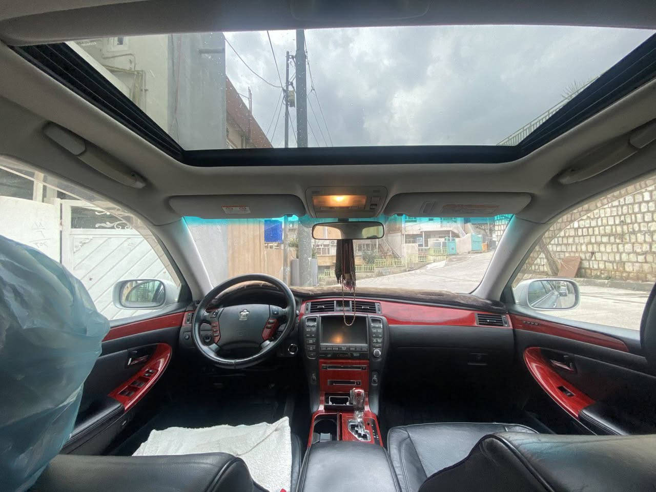 شاهینە موس ٢٠٠٥ سلفەر ١٨٢ نمونە لە جوانی ماشەالڵە زۆۆر جوانە ٣ دوگمە سڵایدە ٤ ویلی وێڵدی لەژێرایە ٤ تایەی لۆک تازە سەرم خستووە بێ دەحمو لێدراو بەس شوێن مووسەکانی بۆیاخە رۆن و هایدرۆلیکم تازە بۆ گۆریوە ماشاالڵە سەیارەیەکی زۆر جوانە بێ حەیب و حارە                 نرخ:٦٨ محامەلە تەلەفون کەن لە خزمەتانام***********
