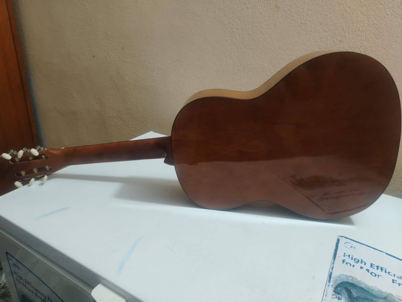 السلام عليكم اخوان كيتار ياماها c70 نظافة 100٪ جديد ويا جنطة وريش واوتار إضافية، سعره 175
مكاني مدينة الصدر

واتساب ***********
