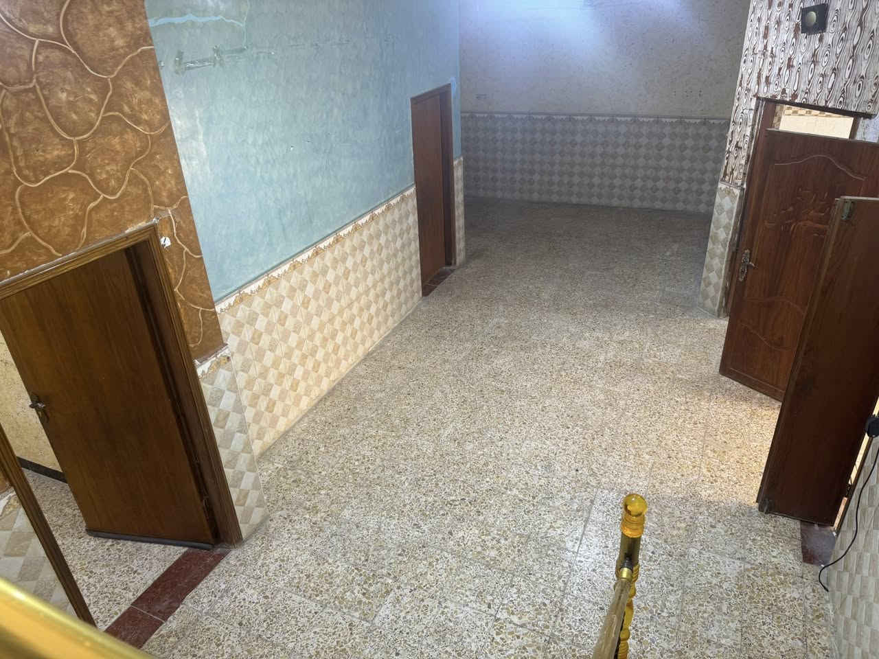 يالله يتوفر لدينا بيت 200 م في شط العرب الفيروزيه قريب جداً ع الاربع سايدات طابو زراعي سند 25 بسم عراقي نسخة من الطابو ومكاتبه ووكاله البيت ثلاث غرف وصاله واستقبال وكراج سنة البناء 2022 السعر مناسب 140 وقابل لتفاوض
*********** مكتب عقارات السيد
