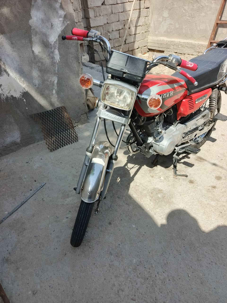 دراجه ادوات مديل 2019 جاهزة  السعر  600
ادوات / اقرة المنشور يلا تراسلني وانه بلخدمة   
السعر 600 💹
الحاله / مكينه ما مفتوحه نص غراض الدراجه جديدة 
 العنوان  البصرة  مقابيل صناعية حمدان   منطقة بلد السيد  
تواصل واتساب  ‏‪***********‬‏📞🔊
