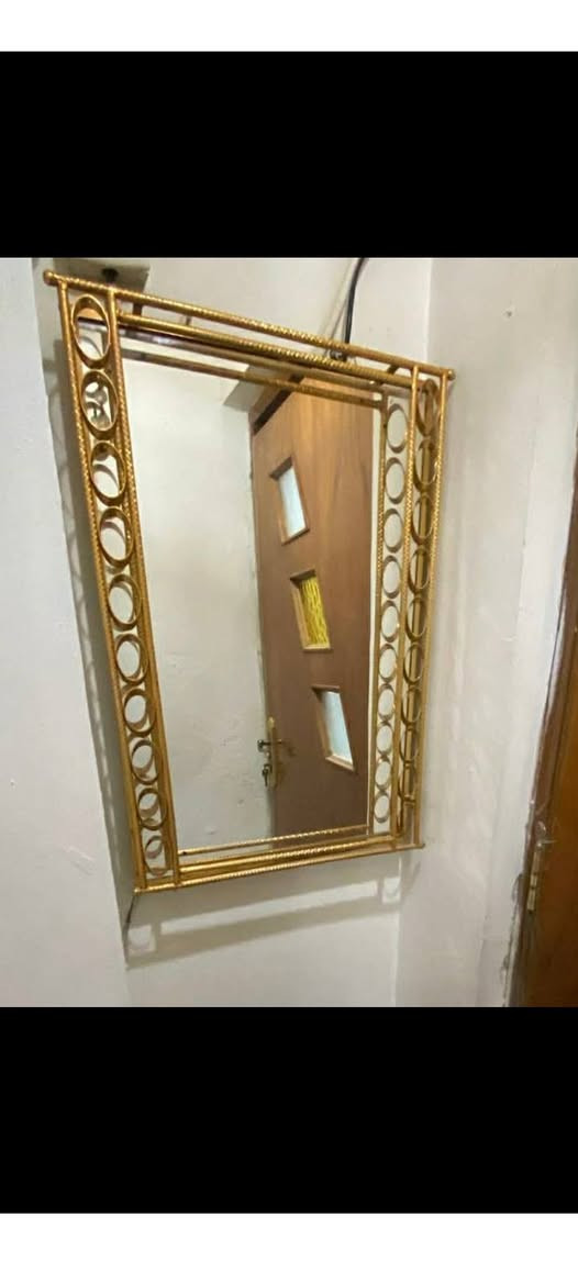 ثريات 2 براكيات 2  وثريه صغيره ومرايه مجموعهن 6 مع المرايه مستخدمات نظيفات كلش سعر 130 عنوان بغداد حي العدل


**إذا كنت صاحب هذا الإعلان وتريد حذفه لأي سبب، رجاءا أرسل رسالة إلى الدعم الفني**