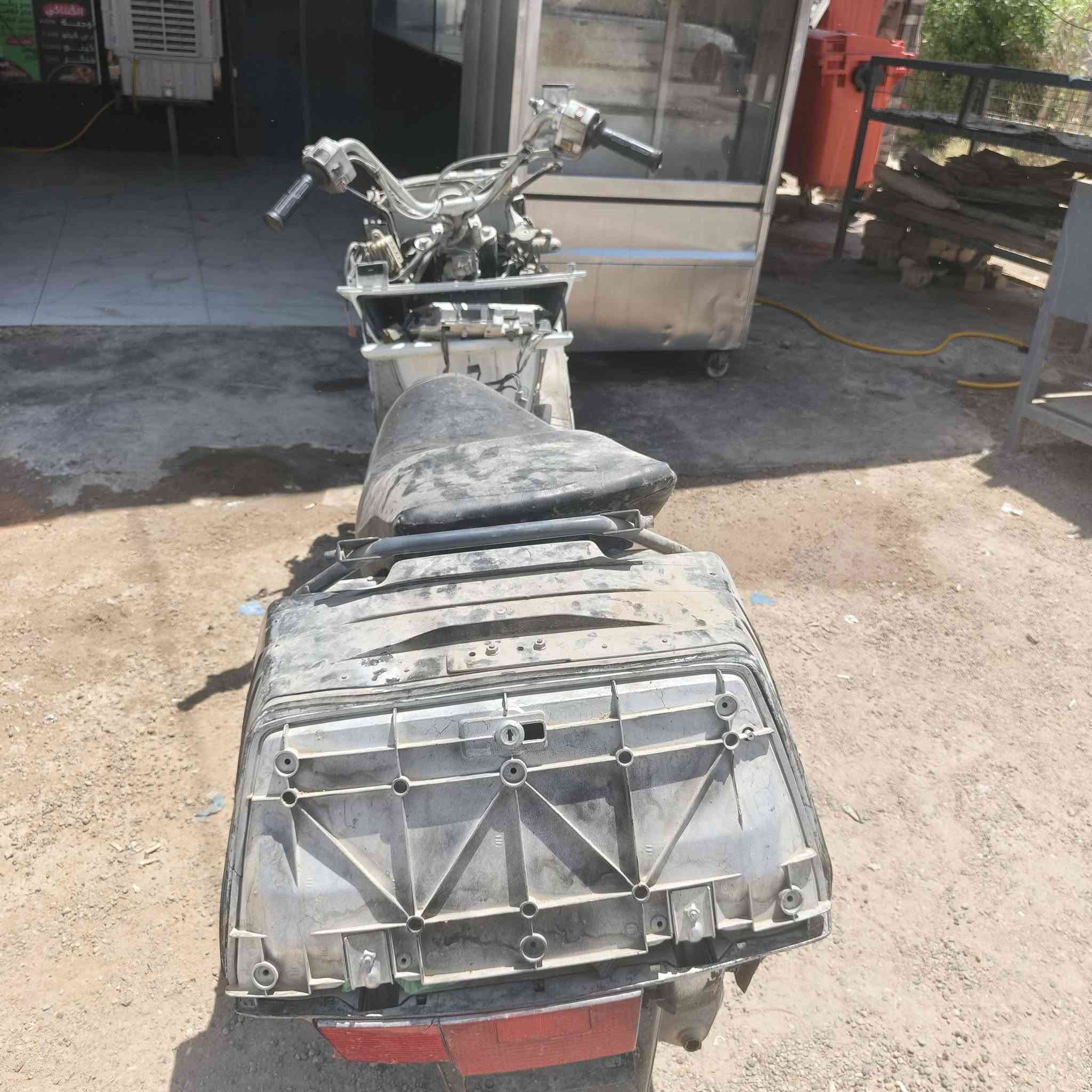 هونده فيوجن مجفته مره وحده دراجه دخن مجفته بس من فوك دراجه طافيه حاليإ ماعرف شنو بس سلف وكهربائياتها كلها شغاله حساسات شغاله جك حساس بريك دراجه مرتبه كلش حلوه صالنصه تريد تبديل ابيعها هيج بس اضمنها الك تشتغل تجي يمي اشغلك سلف دير دراجه بس مالي خلك اصلحها رايدها 250بيها مجال العنوان الكوفه علوه الفحل يم جسر الامام علي ***********مع لعلم كفرات الدراجة موجودة ماعدا لكفر الكدام
