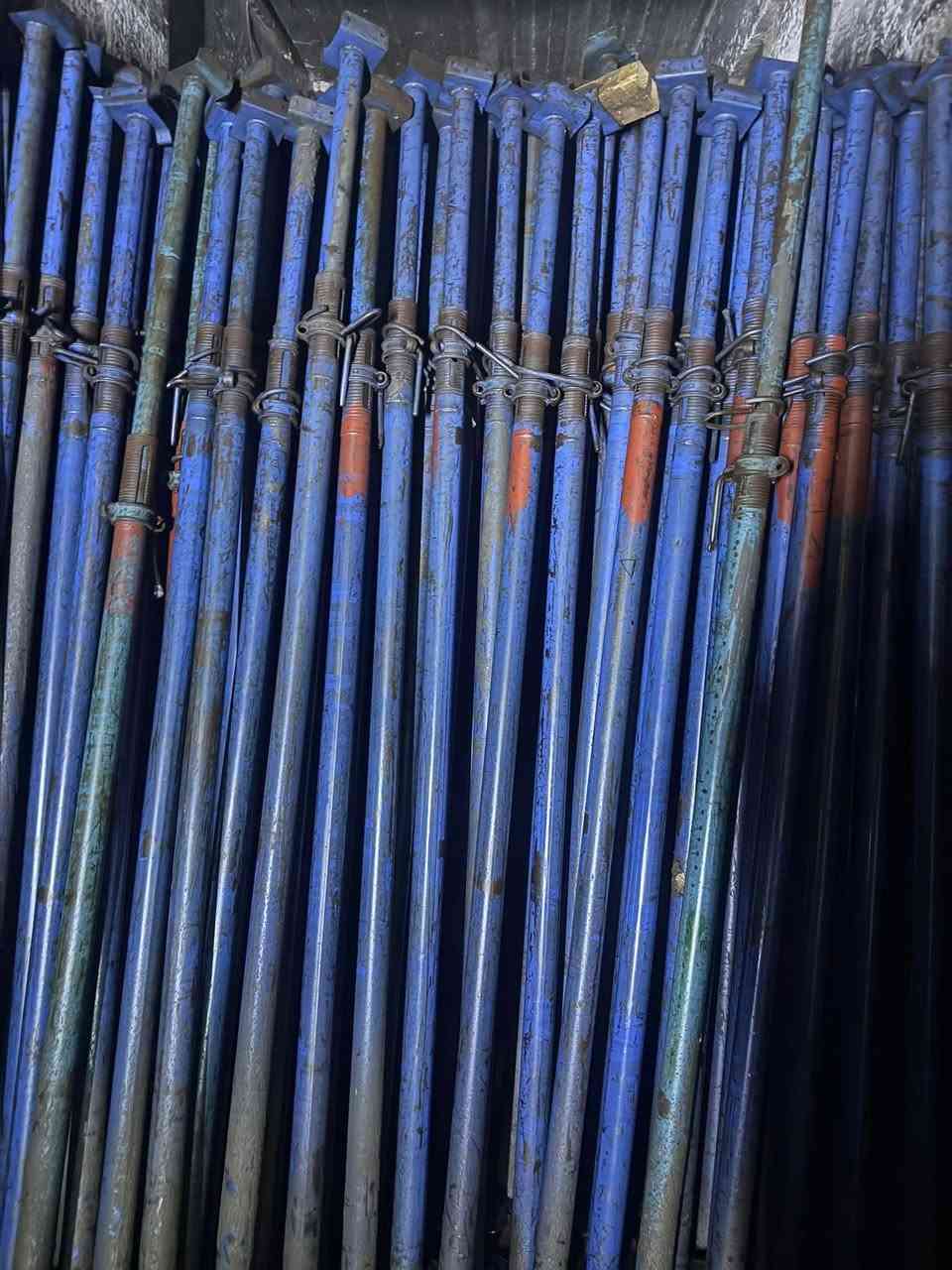 السلام عليكم جكات اربيلي البيع العدد 500 جك أربعه متر بغداد *********** سيف اللامي
