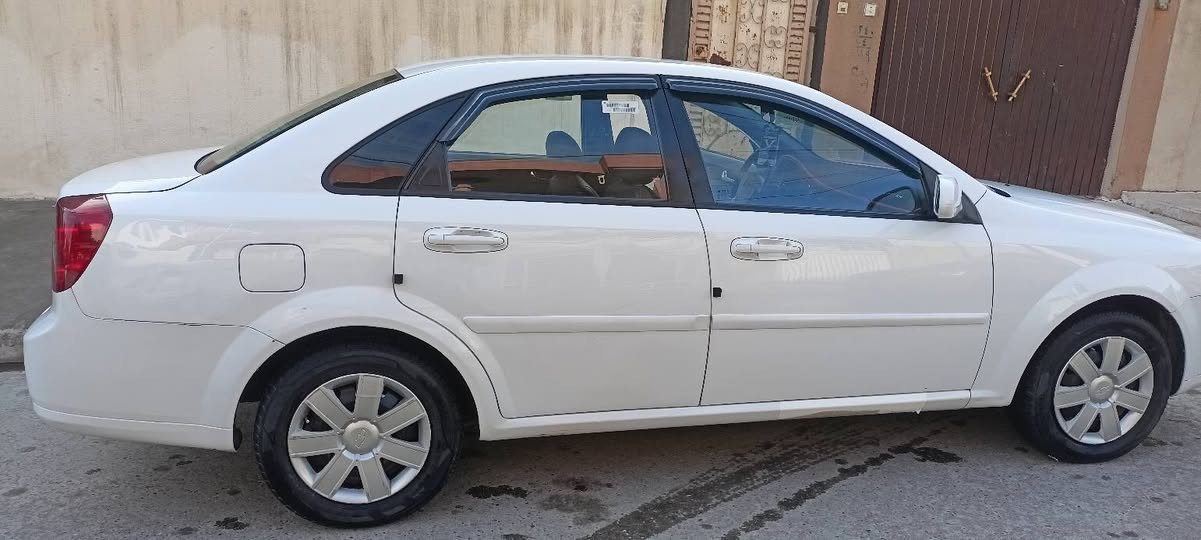 🔴 للبيع
اوبترا موديل 2011 
السيارة باسمي سنوية ورقم جديد 
السيارة كامله من كلشي فول نضافة 
🔴 كير شرط
🔴 المحرك شرط مال كصة شديتو على ايدي قبل 3 اشهر شرط مامفتوح 
🔴 تدفئة + تبريد شرط 
🔴 كهربائيات شرط 
🔴 طخم تايرات جديد 
🔴طخم السيارة ادامة كامله قبل يومين كلو جديد 
🔴 كاربون بيها 
🔴السيارة بدون ضرر شرط 
🔴 صبغ فقط شبر ونص بالباب الخلفي موضح بالصور

السعر 97 وبيها مجال 
للاستفسار اكثر الاتصال على الرقم ***********
