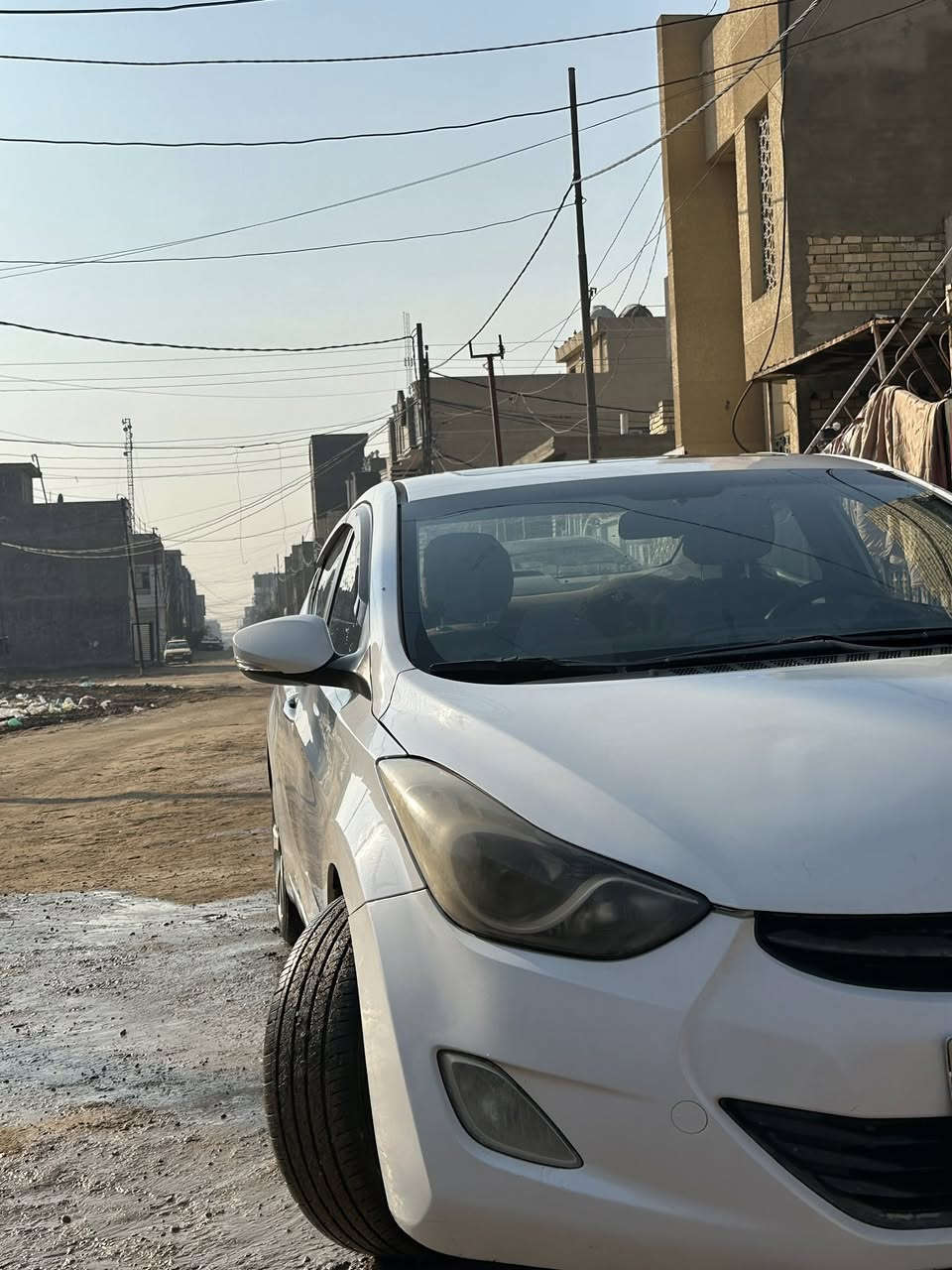 السلام عليكم …….. للبيع 
هيونداي افانتي موديل ٢٠١١ وارد كوري 
المحرك ١٦٠٠ GDI 
الكير at 
حادثها جاملغ وباب جهه السايق وراجعات نفسهن 
السياره فول مواصفات عده البصمه 
تبريد منفصل + تدفئه كشنات + فتحه 
ماشيه ٢٥٠ الف كيلو كما موضح بل صوره 
رقمها شمالي الالماني (سليمانيه)
سعرها ٩٥ ورقه وبيها مجال للشراي 
للأستفسار اكثر اتصل على هذا الرقم ***********
مكاني بغداد الدوره حي دجله
