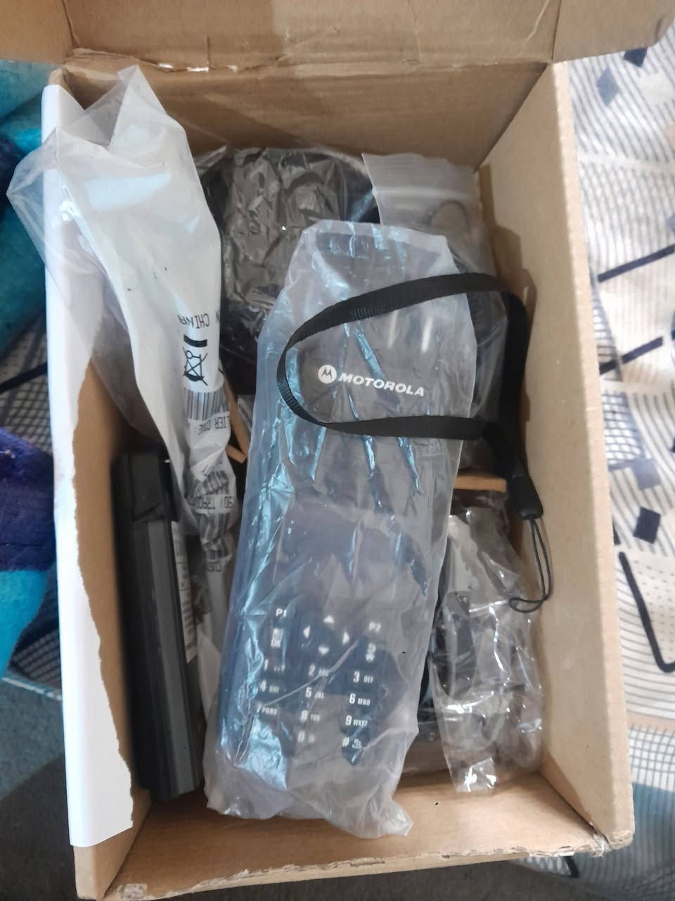 جهاز لاسلكي موتورلا DP4801 جديد مامستخدم  بعده بل كارتونه الجهاز غير مبرمج لحد الان يحتوي على شاحنة و قاعدة شحن وبطاريه و هيتفون و هوائي (اريل) و حمالة حزام و حبل
ملاحظه الجهاز جديد وغير مبرمج وسبب البيع لا امتلك حاسبة وبرنامج لهُ .

***********

للبيع او مراوس بجهاز  DP2600 قطعة واحدة

سعر الجهاز ٨٥  مع التوصيل  وبيه مجال شويه
