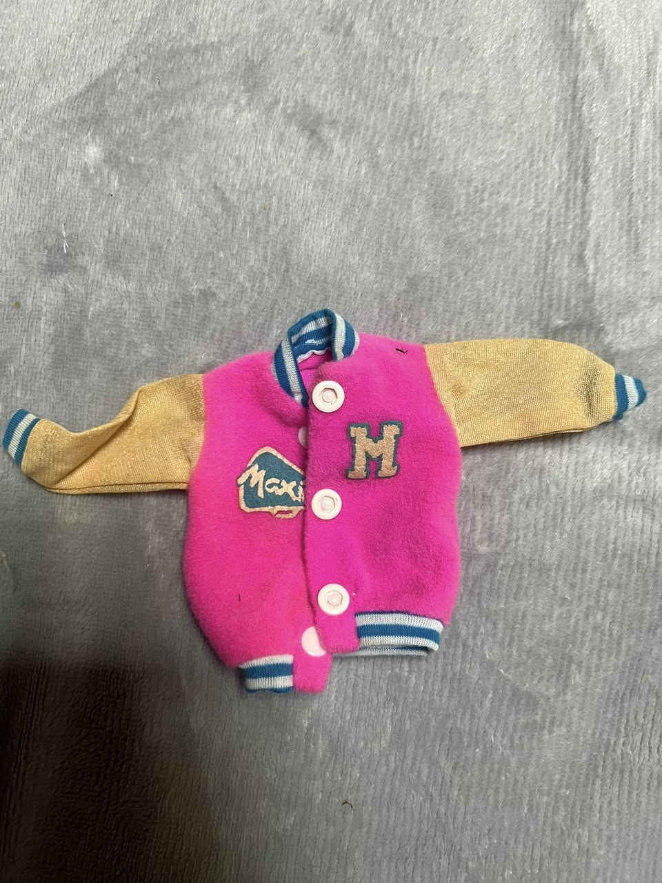 متوفرە بملابسها الاصلیە لعشاق اصدار قدیم  💗


**إذا كنت صاحب هذا الإعلان وتريد حذفه لأي سبب، رجاءا أرسل رسالة إلى الدعم الفني**