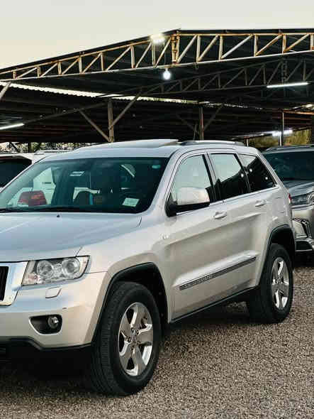 جيب لاريدو فول مواصفات واحد على واحد مكفوله من الضرر رقم مميز سياره جديده مامتعوبه السعر دفترين وبيه مجال العنوان الرمادي الرقم ***********
