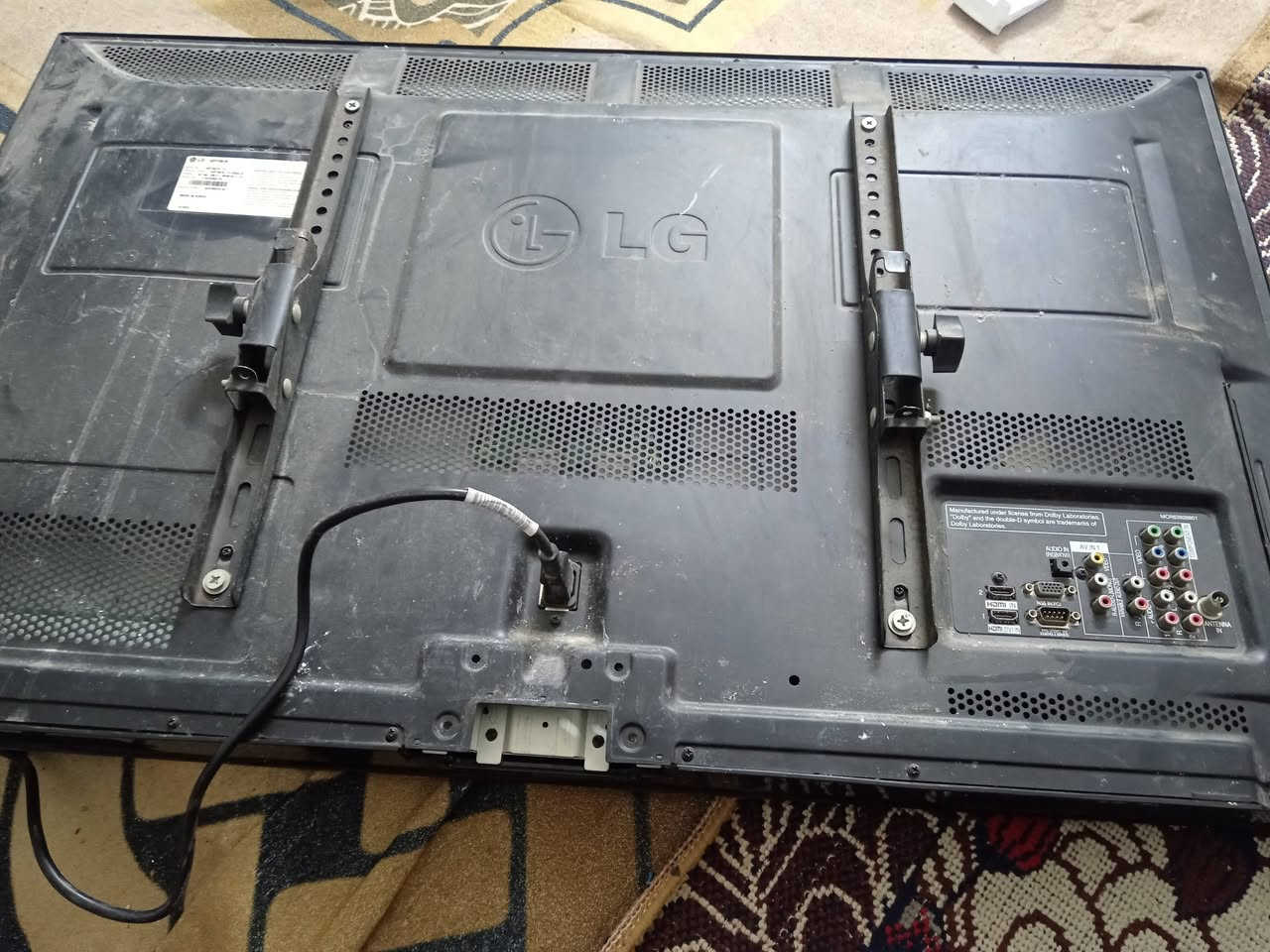 سلام عليكم بلازما ال جي مامكسوره مااعرف شبيه لبيع
***********
