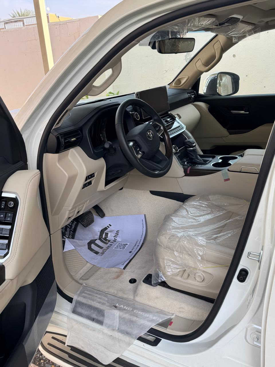 لاندكروزر 2025  VXR زيرو
ما ماشية 
للبيع 
خليجي مواصفات بريم
محرك 4000 cc مفتوح
رادار امامي خلفي 
كامرات 360
حساسات امامي و خلفي 
كراسي كهربائي امامي و خلفي 
كرسي امامي تخزين
تشغيل عن بعد 
شاشات تطبيق عدد ٣
جلد ، فتحة سقف 
عدة بالكارتون كاملة 
كافة مواصفات البريم 
كما موضح في الصور 
للسعر و للتواصل على الخاص او على الرقم 
***********
