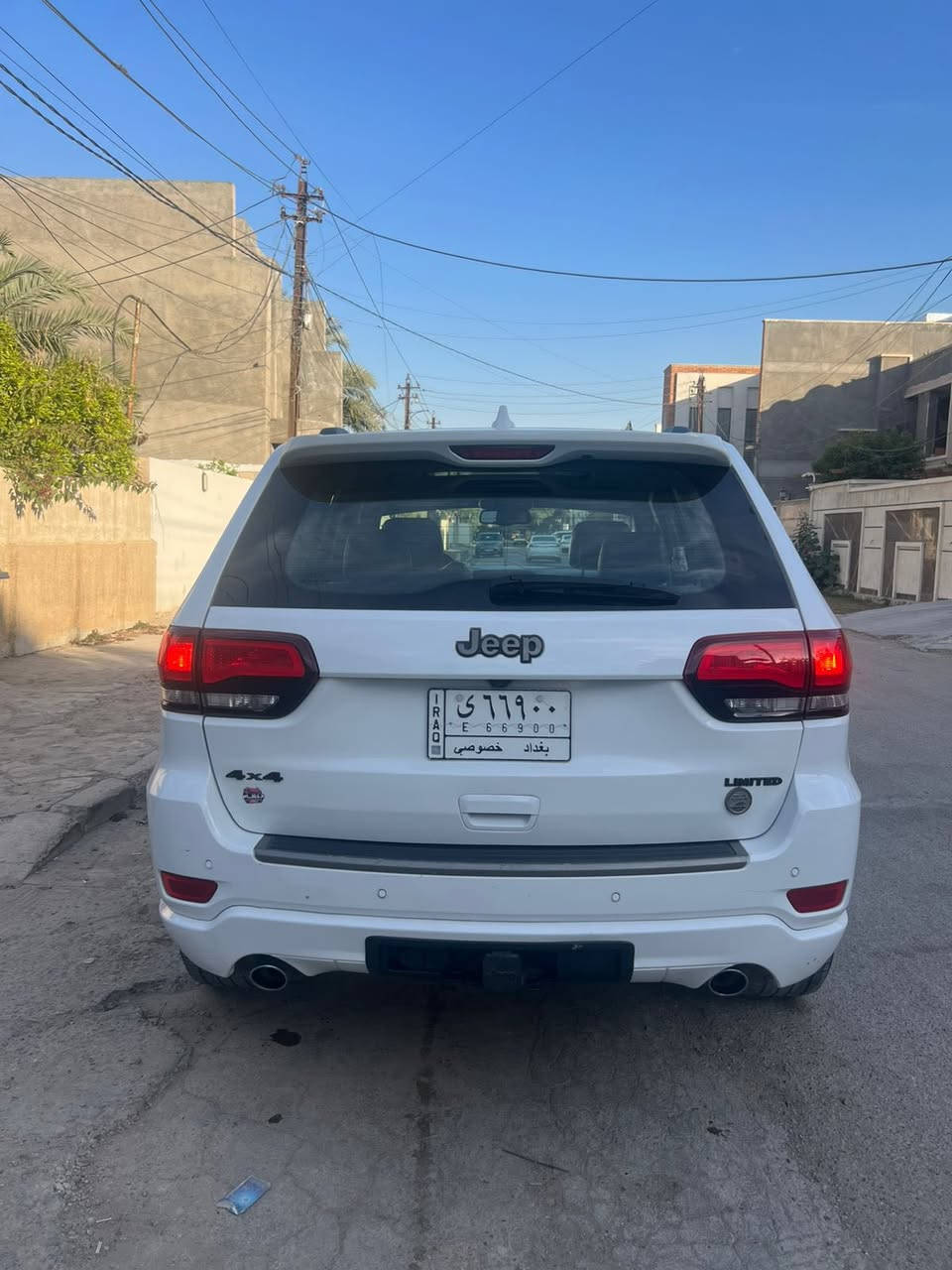 جيب ٢٠١٦ لميتيد  gold Edition
السياره فول معروفه مواصفاته بانوراما   بدون حادث قفط طلقات ما نافذات  سطحيه وصوره موضحه بللمنشور بدون قطعه تبديل  كله بلادي ومصلح بمكانه 
220$وبيه مجال 
***********
***********
