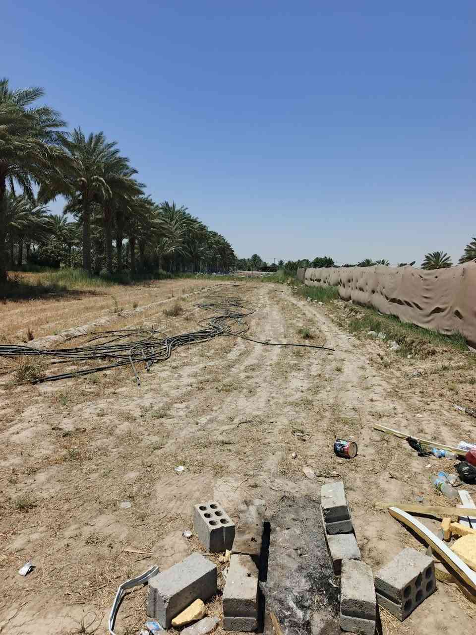 اسلام عليكم نص دونم لبيع طابو زراعي سند 25 الواجه 25متر
مكان الرض الدسميه تبعد عن الشارع العام 300متر
قرب حسينيه سيد شاكر بسعر مناسب استفسار اتصال
***********                 ***********
