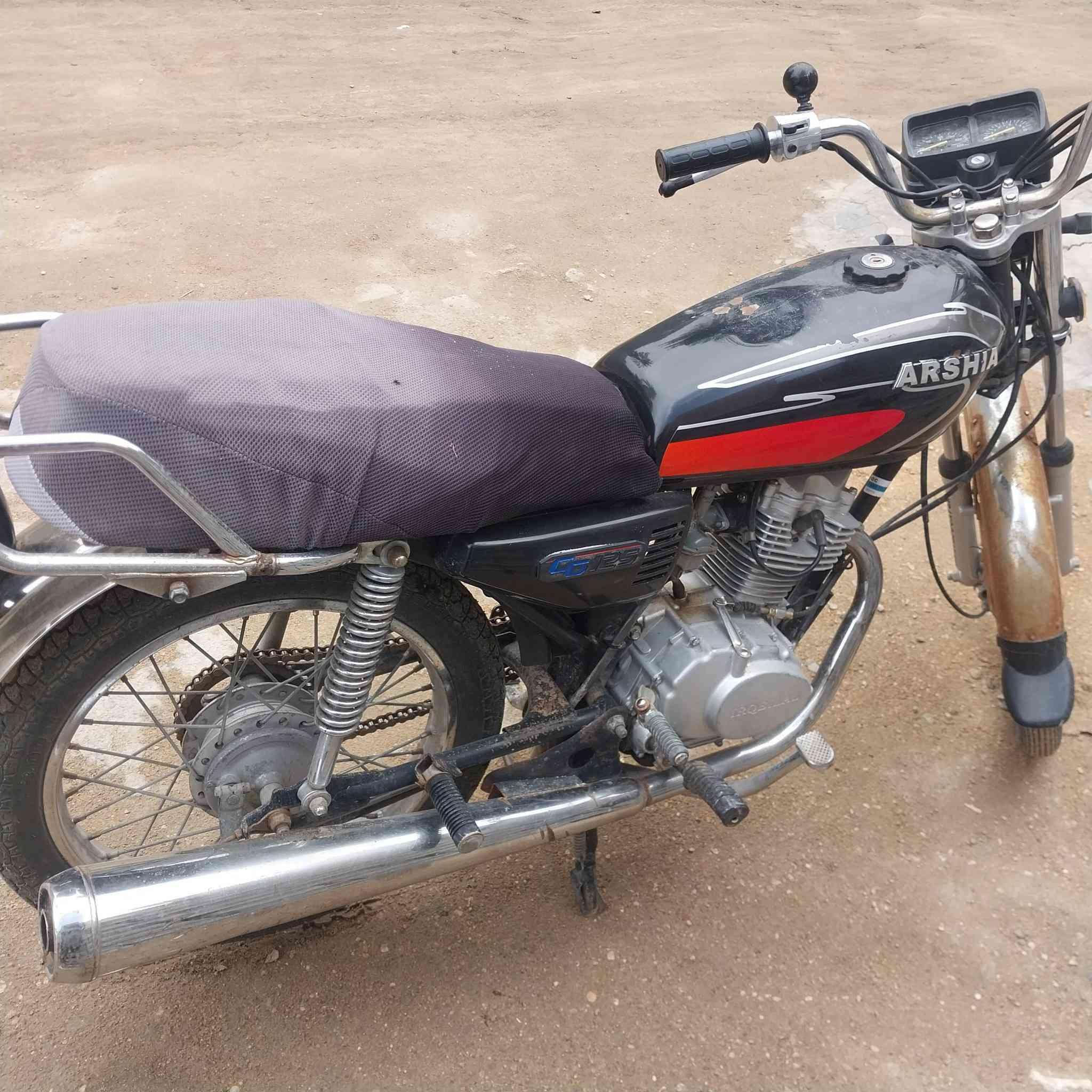 سلام عليكم دراجه اربع كير البيع اوراق اصولي
بيه نواقص قليلاة 
***********
400 السعر. بيها مجال حك الجيه
