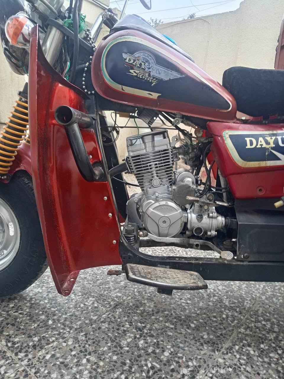 السلام عليكم 
ستوته دايوان ٢٠١٦اوراق  كامله كهربيئات شغلة سلف هندر السعر مليون وميه مكاني بغداد على السياحي مقابل حسينيه المعامل ***********
